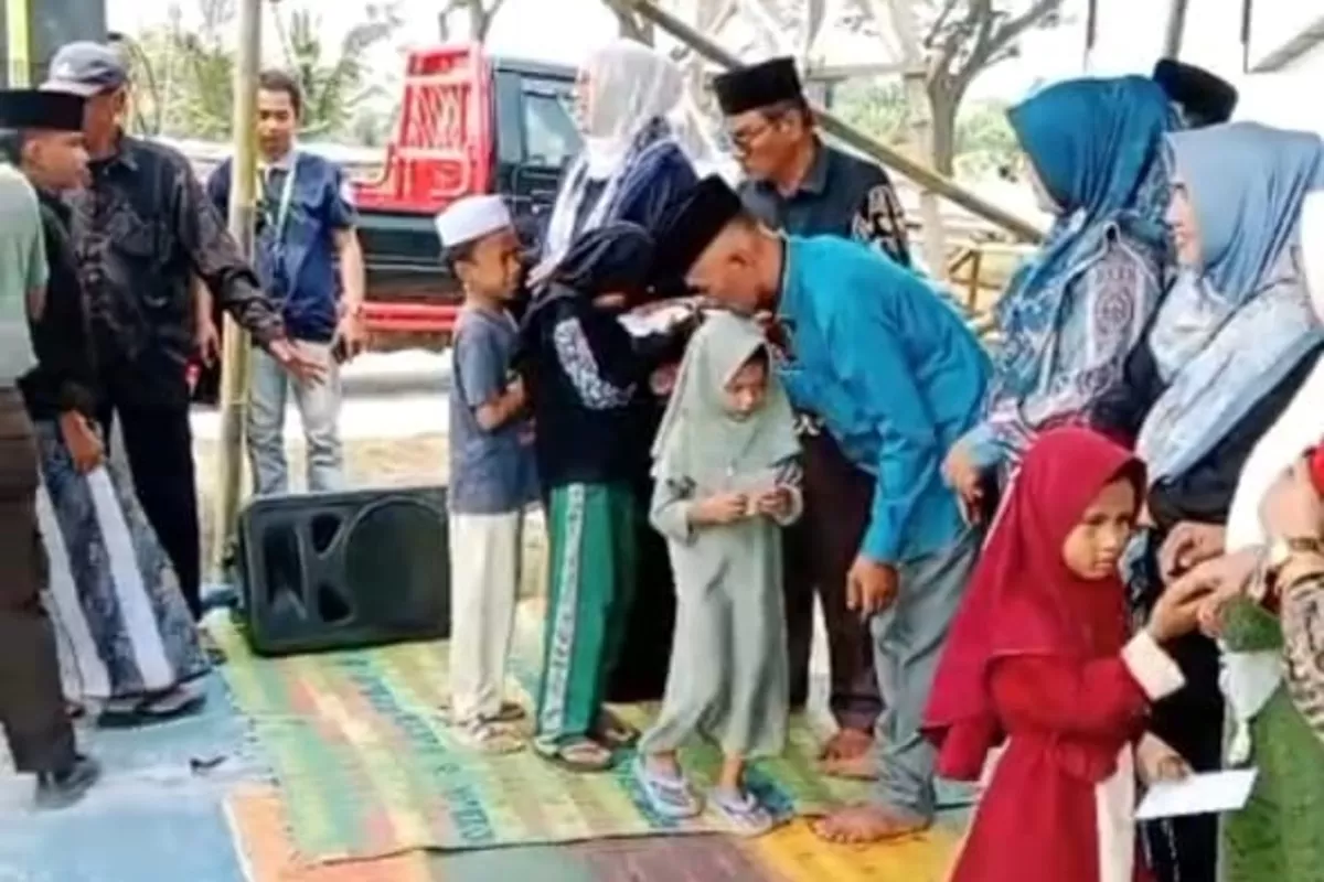 Calon Kepala Desa Kemiri Mengggelar Hajat Bumi Sangat Meriah, Masyarakat Tumpah Ruah Ikuti Santunan dan Lestarikan Budaya