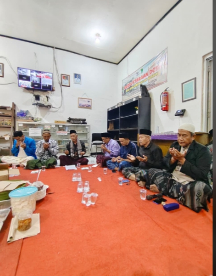 Pemdes Rengasdengklok Selatan Kembali Gelar Pengajian Rutin Di Kantor Desa