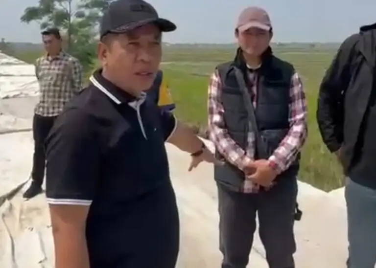 Bupati Karawang H. Aep Saepulloh Tetap Tinjau Pembangunan Jalan TPS Jayakerta