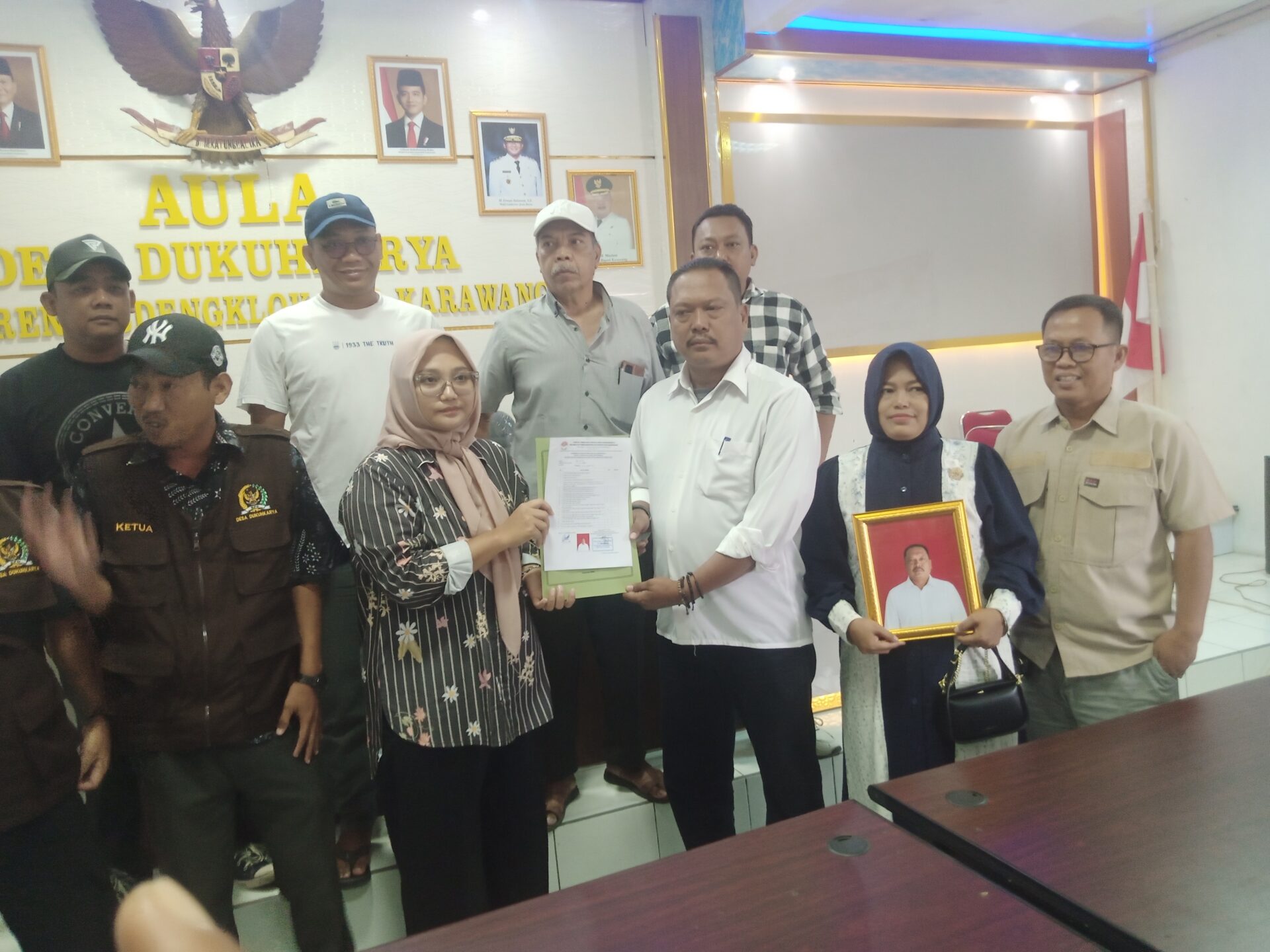 Pendaftaran Calon Bakal Kepala Desa,Mista (Are) Jadi Kandidat Pertama Pilkades Dukuh Karya,Persaingan Mulai Memanas