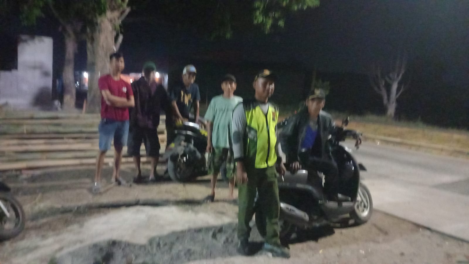 Pemerintahan Desa Rengasdengklok Selatan Gelar Ronda Malam Secara Rutin.